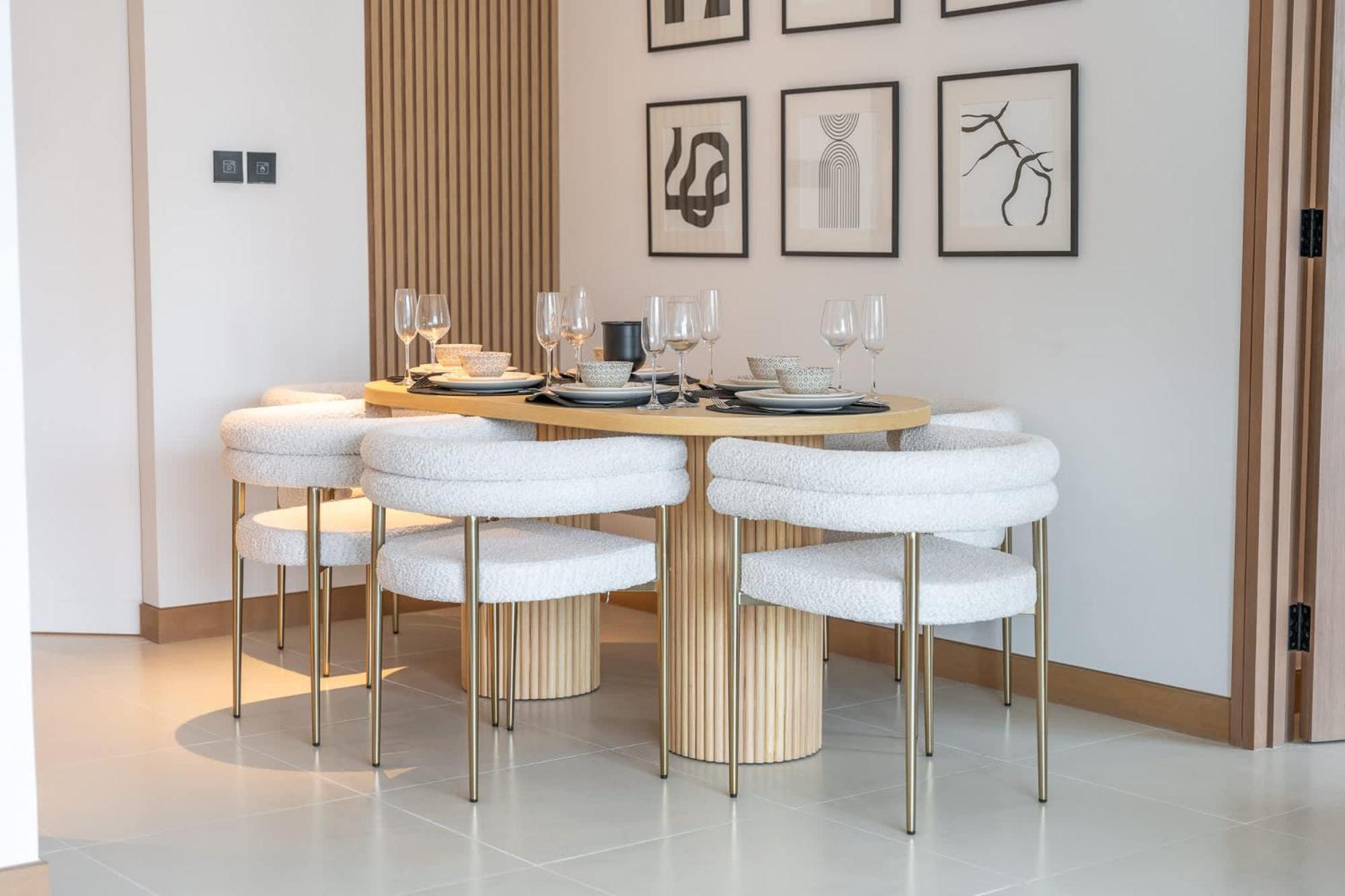 Apartment Stylish 3-bedrooms With An Elegant Dining Area In The Heart Of Marina!