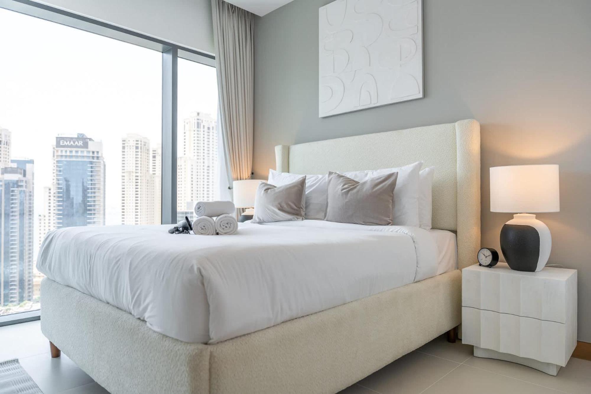 Apartment Stylish 3-bedrooms With An Elegant Dining Area In The Heart Of Marina! *