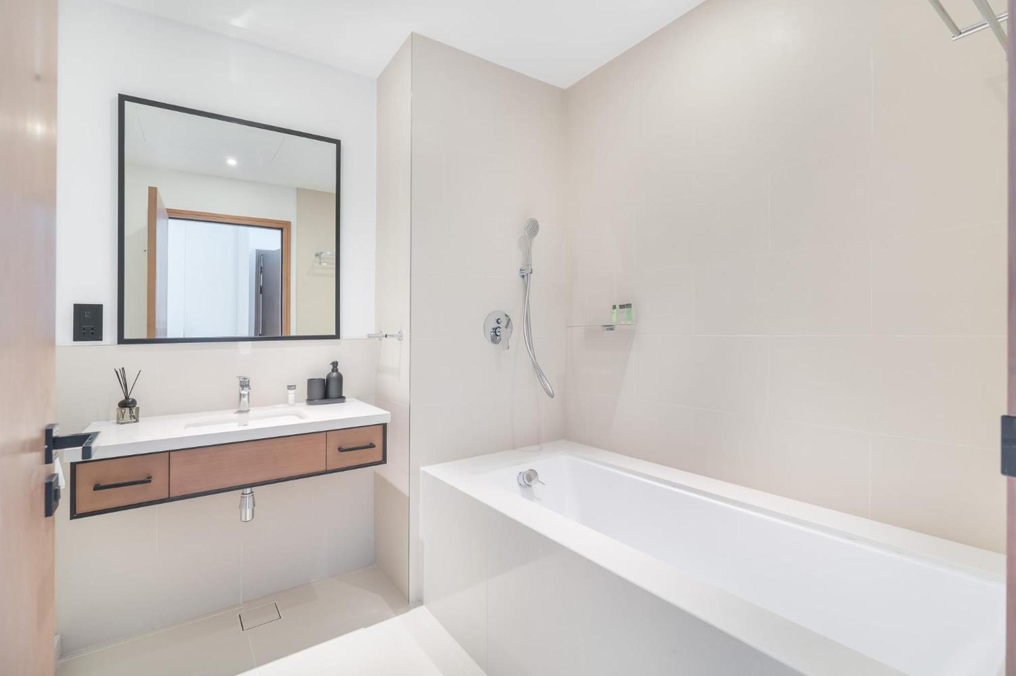 Stylish 3-bedrooms With An Elegant Dining Area In The Heart Of Marina! Dubai