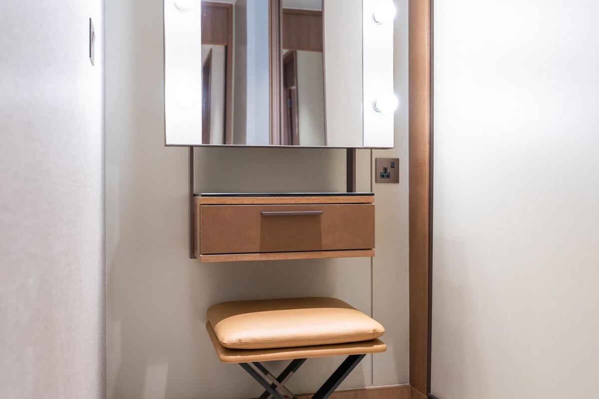 Apartment Chic For 4 With Burj Khalifa Views Dubai