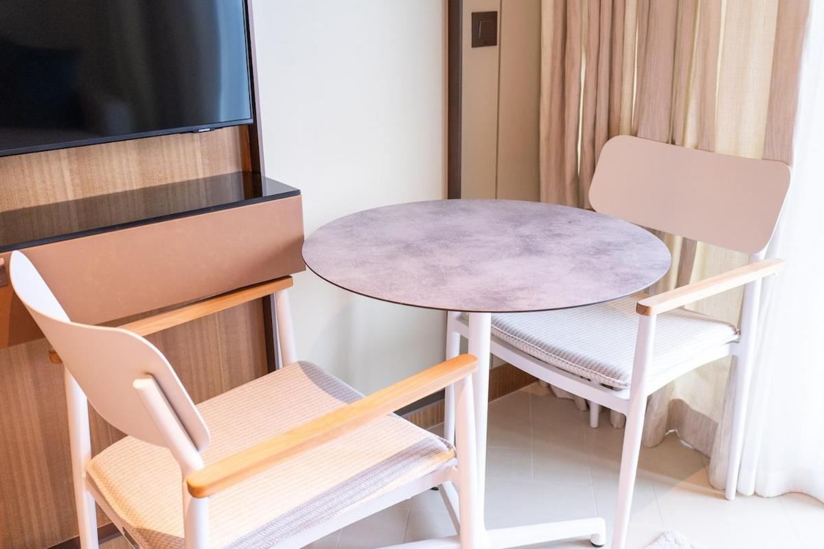 Apartment Chic For 4 With Burj Khalifa Views