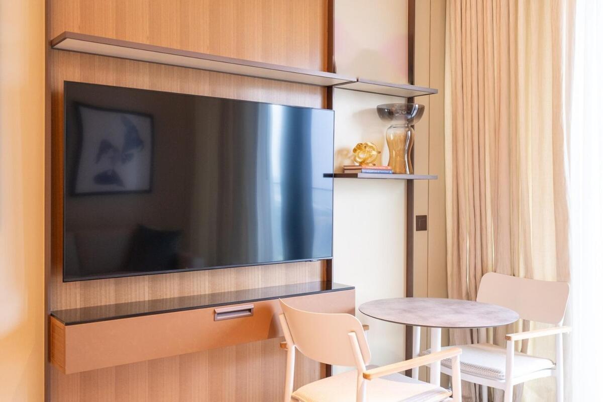 Apartment Chic For 4 With Burj Khalifa Views