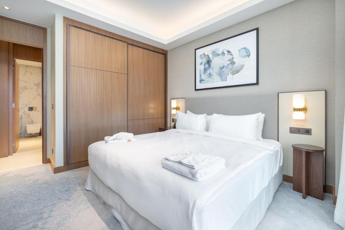 Chic For 4 With Burj Khalifa Views * Dubai