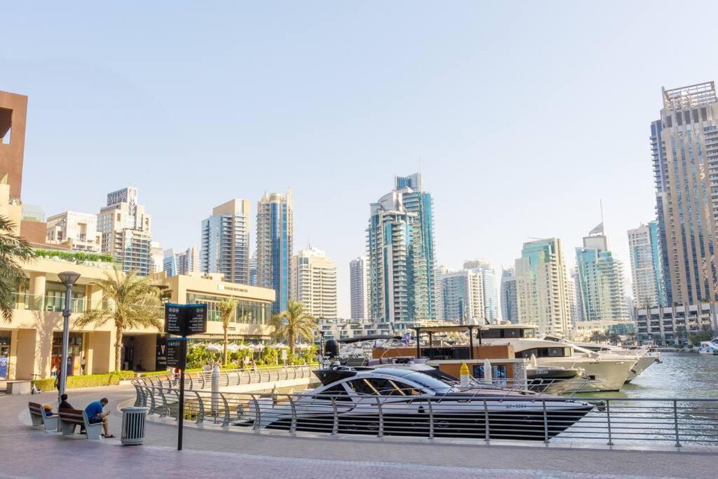 Lux Two Br W Sea Views From In Marina