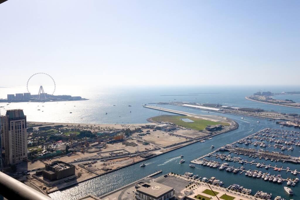 Lux Two Br W Sea Views From In Marina