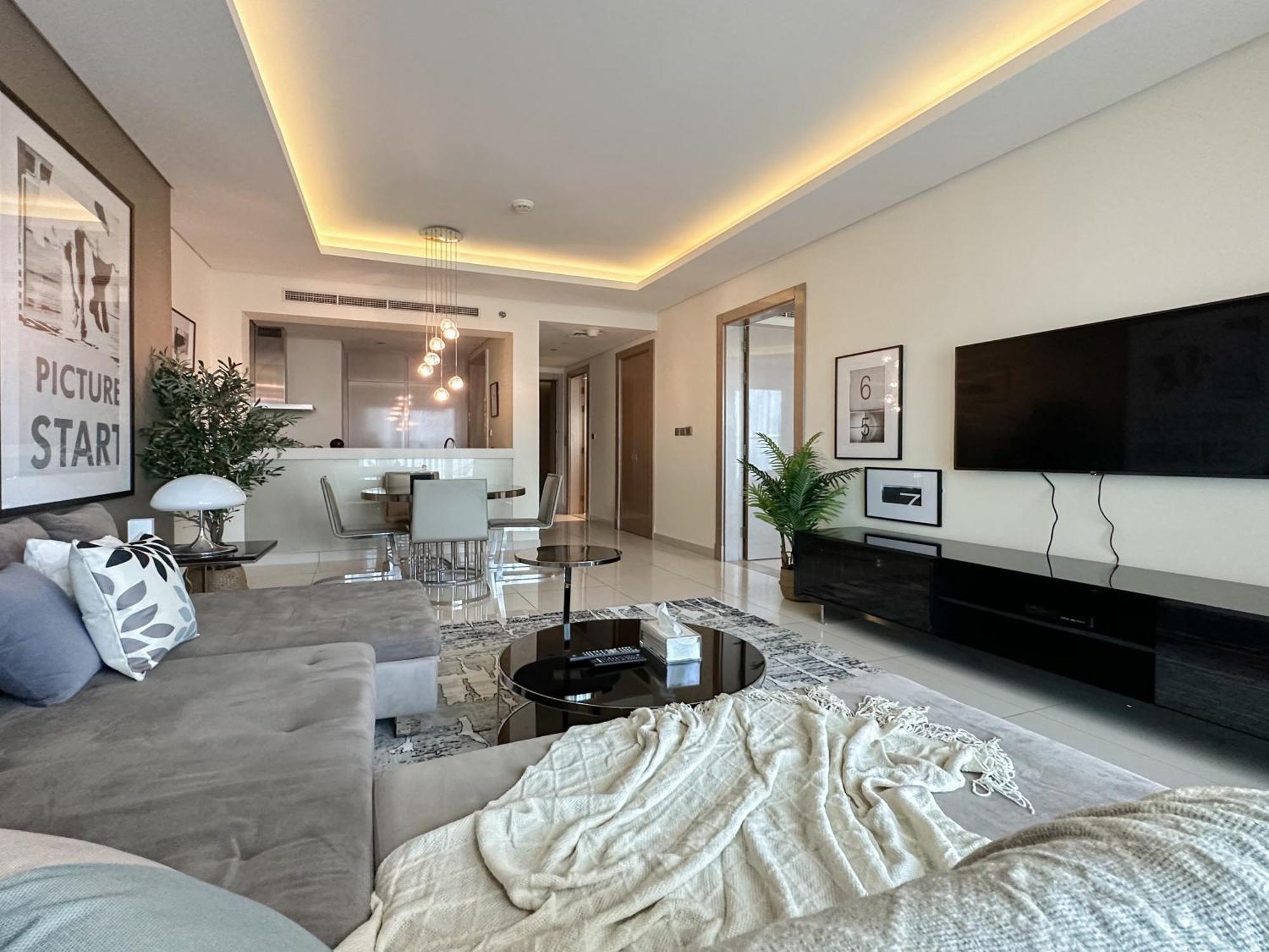 Apartment Trophy - Paramount W Burj Khalifa View & Huge Balcony *