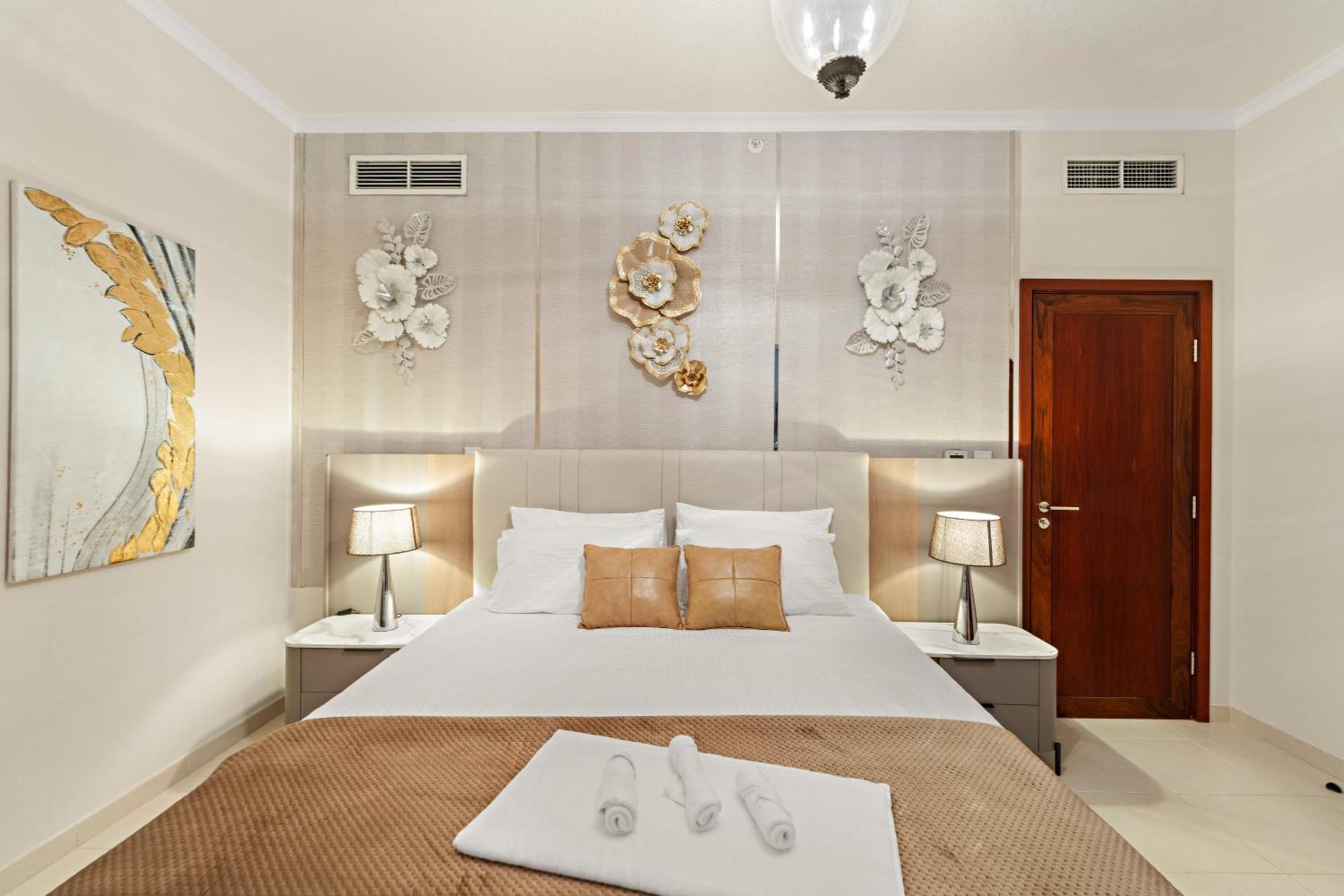 Apartment Ace Luxe, 2br, Downtown, Burj Khalifa & Fountain View, 5 Mins Walk To Mall Dubai