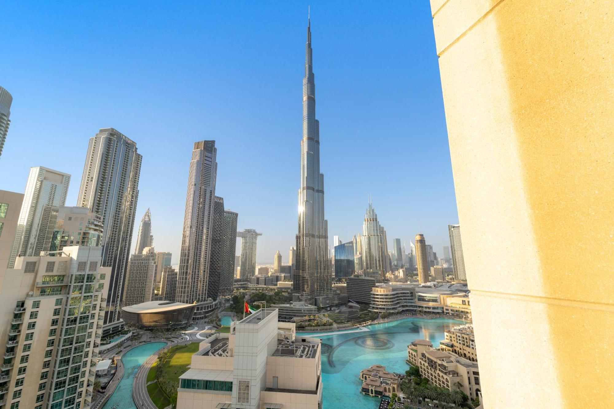 Ace Luxe, 2br, Downtown, Burj Khalifa & Fountain View, 5 Mins Walk To Mall Apartment Dubai