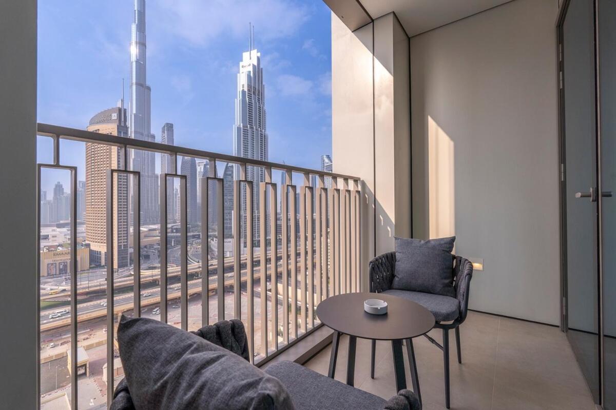 Beautiful 2-br Flat In Downtown Luxury Living At Its Apartment *