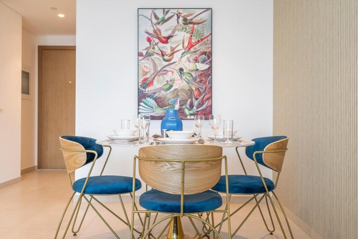 Apartment Beautiful 2-br Flat In Downtown Luxury Living At Its *