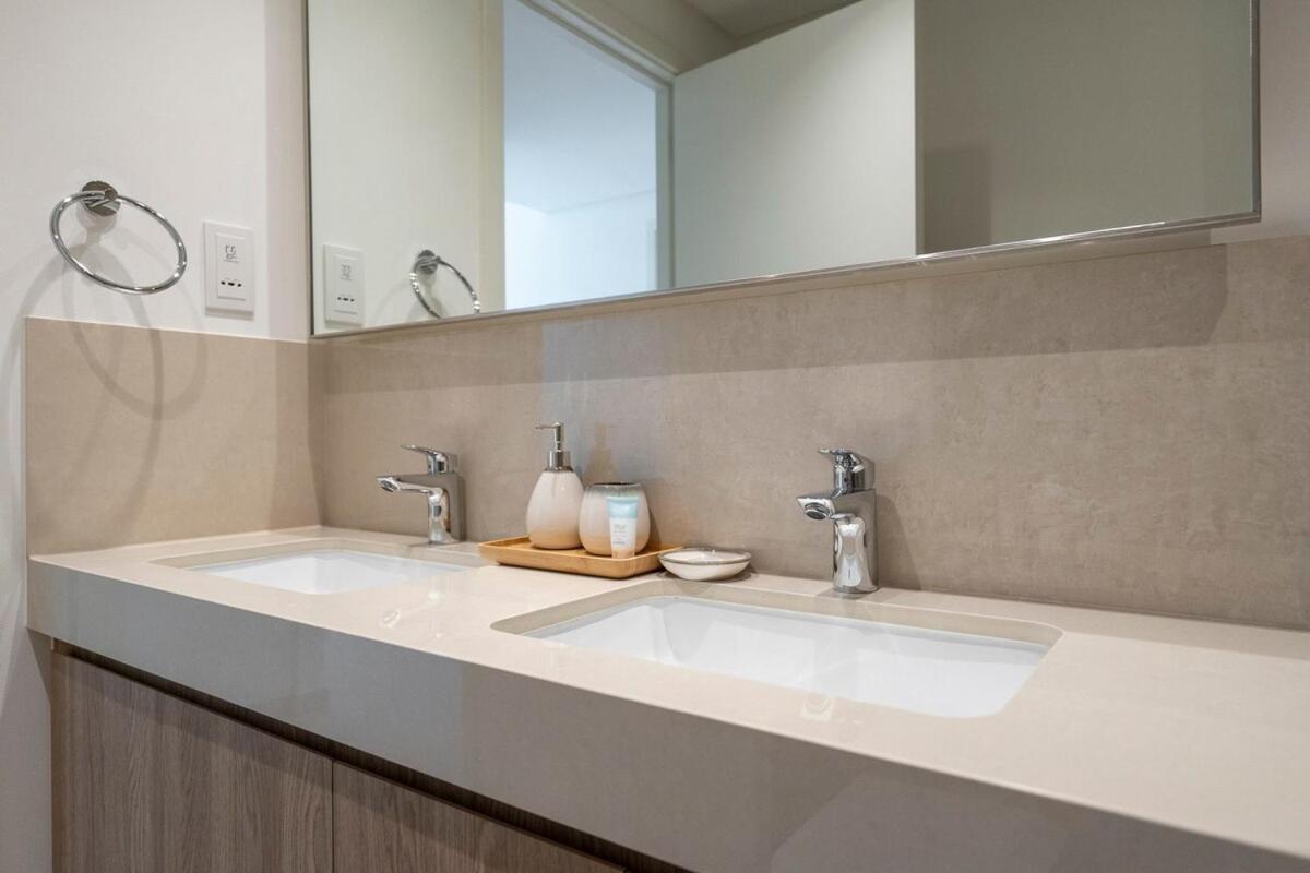 Beautiful 2-br Flat In Downtown Luxury Living At Its * Dubai