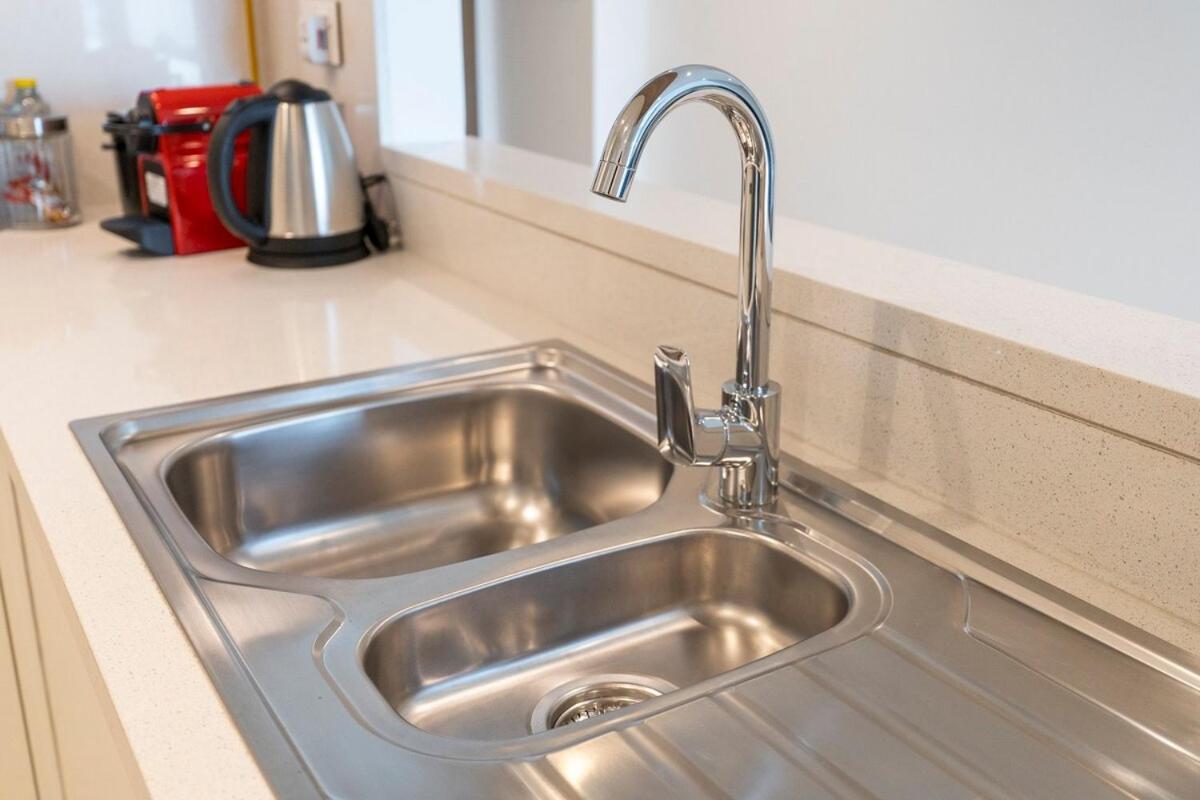 Apartment Beautiful 2-br Flat In Downtown Luxury Living At Its *