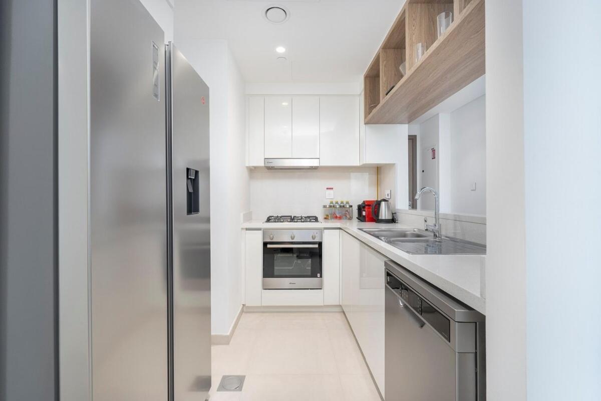 Beautiful 2-br Flat In Downtown Luxury Living At Its Apartment *