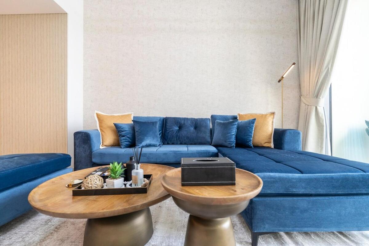 Beautiful 2-br Flat In Downtown Luxury Living At Its Apartment Dubai