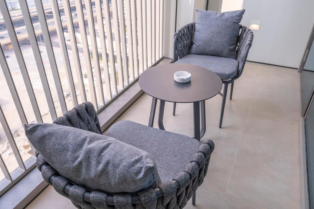 Beautiful 2-br Flat In Downtown Luxury Living At Its *