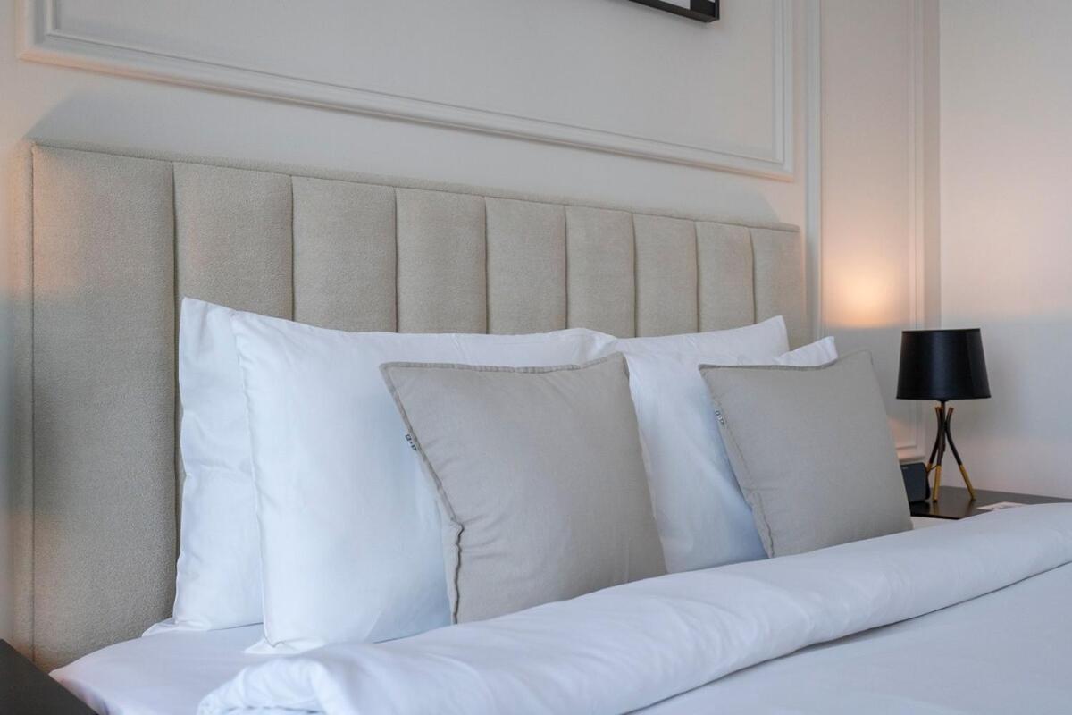Beautiful 2-br Flat In Downtown Luxury Living At Its * Dubai