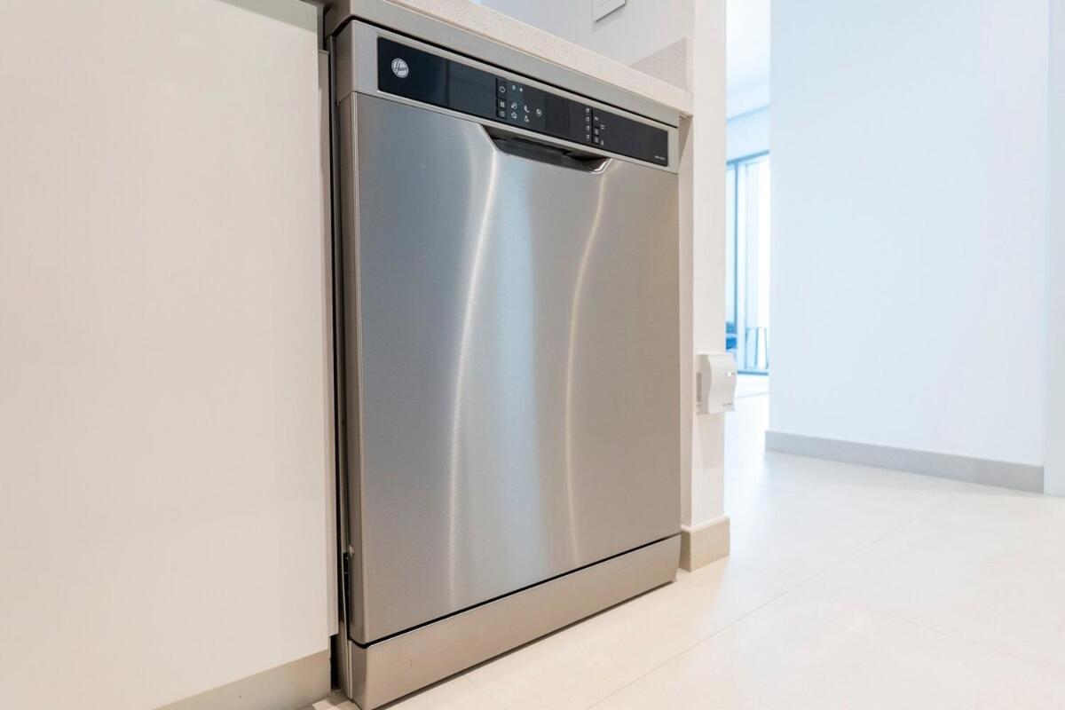 Beautiful 2-br Flat In Downtown Luxury Living At Its Apartment
