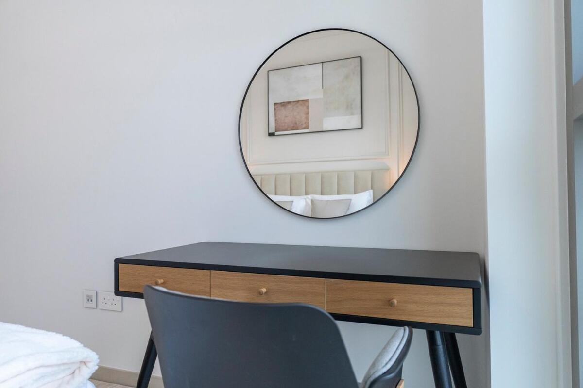 Apartment Beautiful 2-br Flat In Downtown Luxury Living At Its