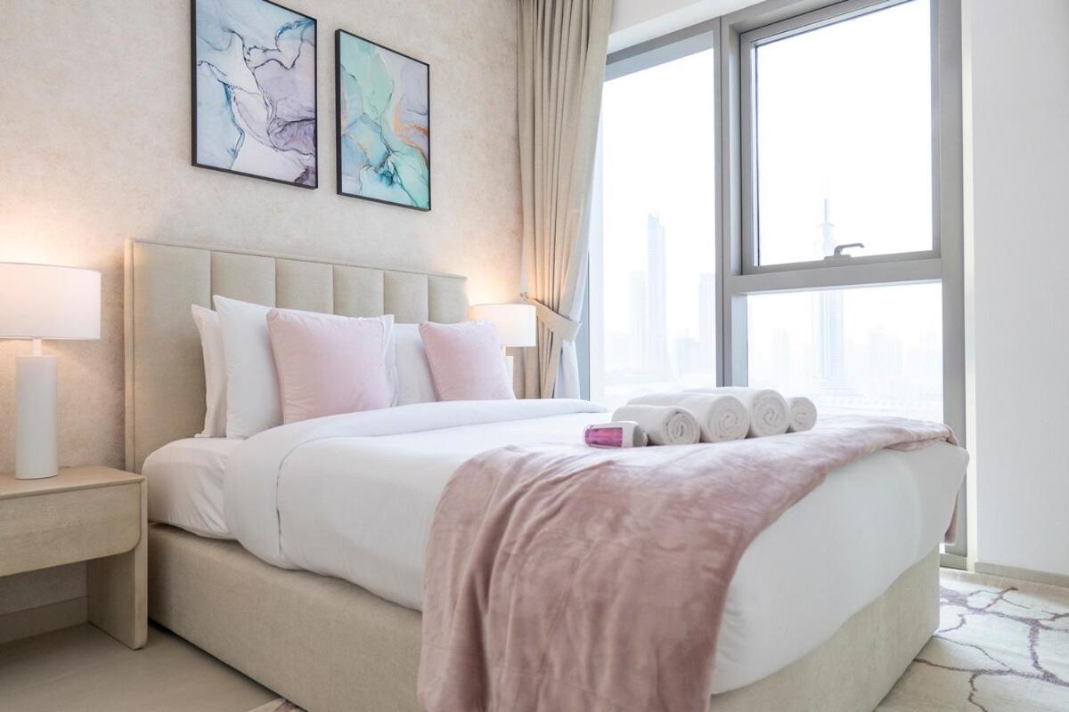Beautiful 2-br Flat In Downtown Luxury Living At Its Apartment Dubai