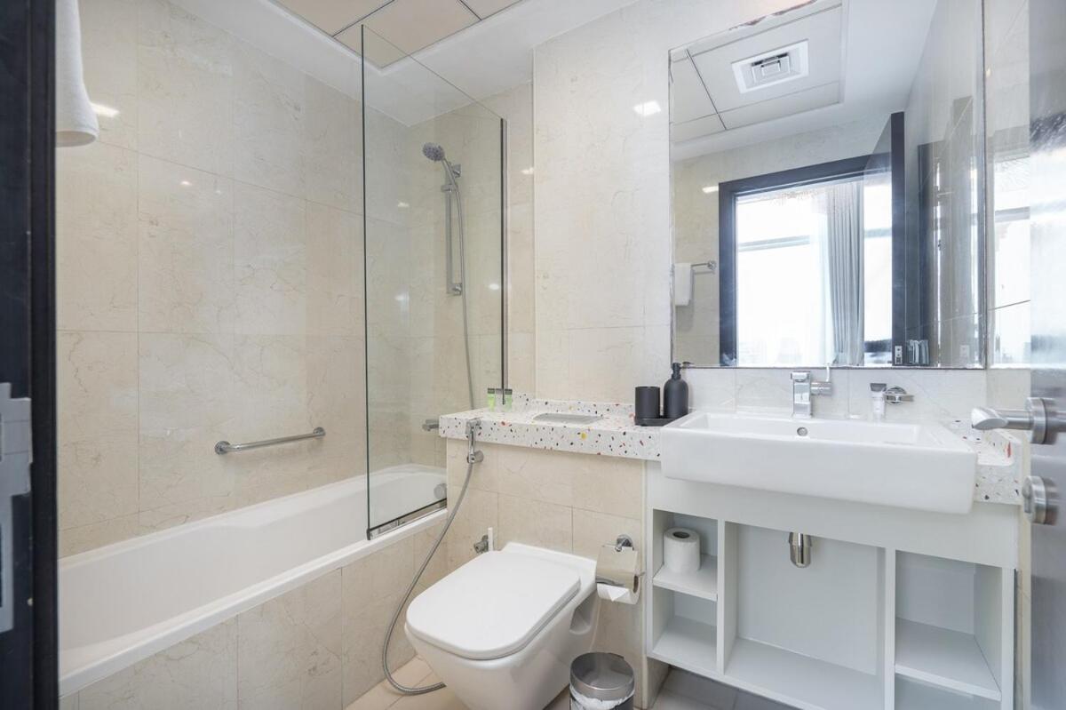 Sophisticated 1-bedroom With Skyscrapers View At Botanica Tower Apartment Dubai