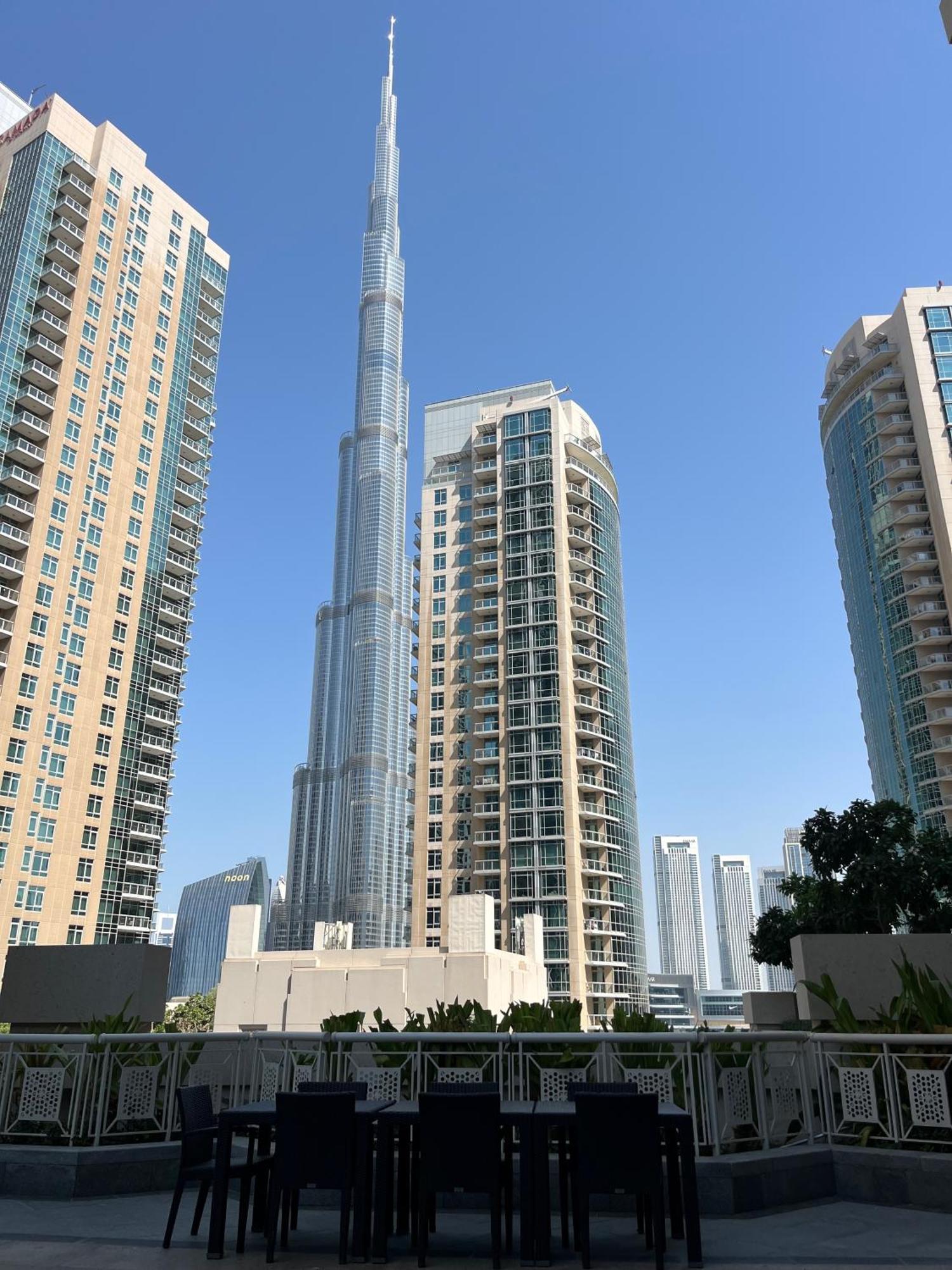 Luxury 1 Bedroom Burj Khalifa Downtown Apartment *