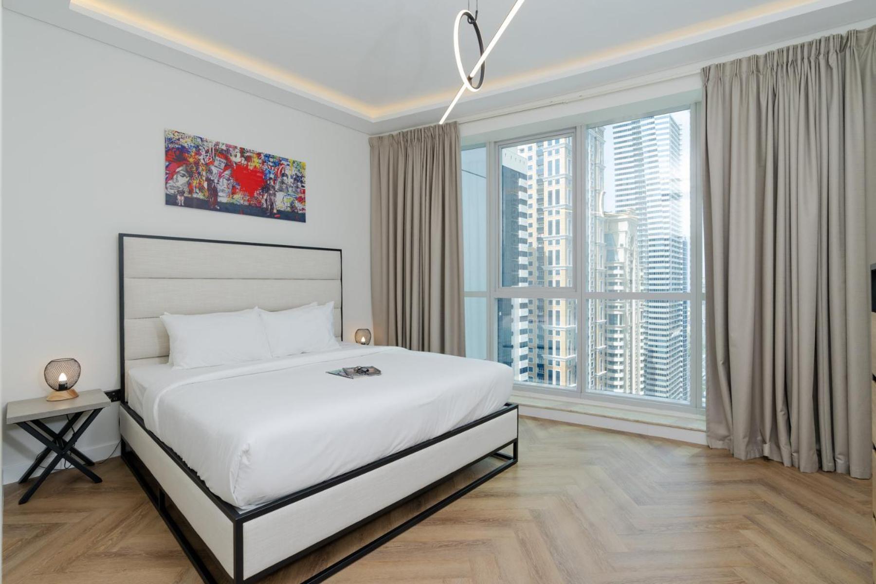 Apartment Spacious Upgraded-classy - High Floor *