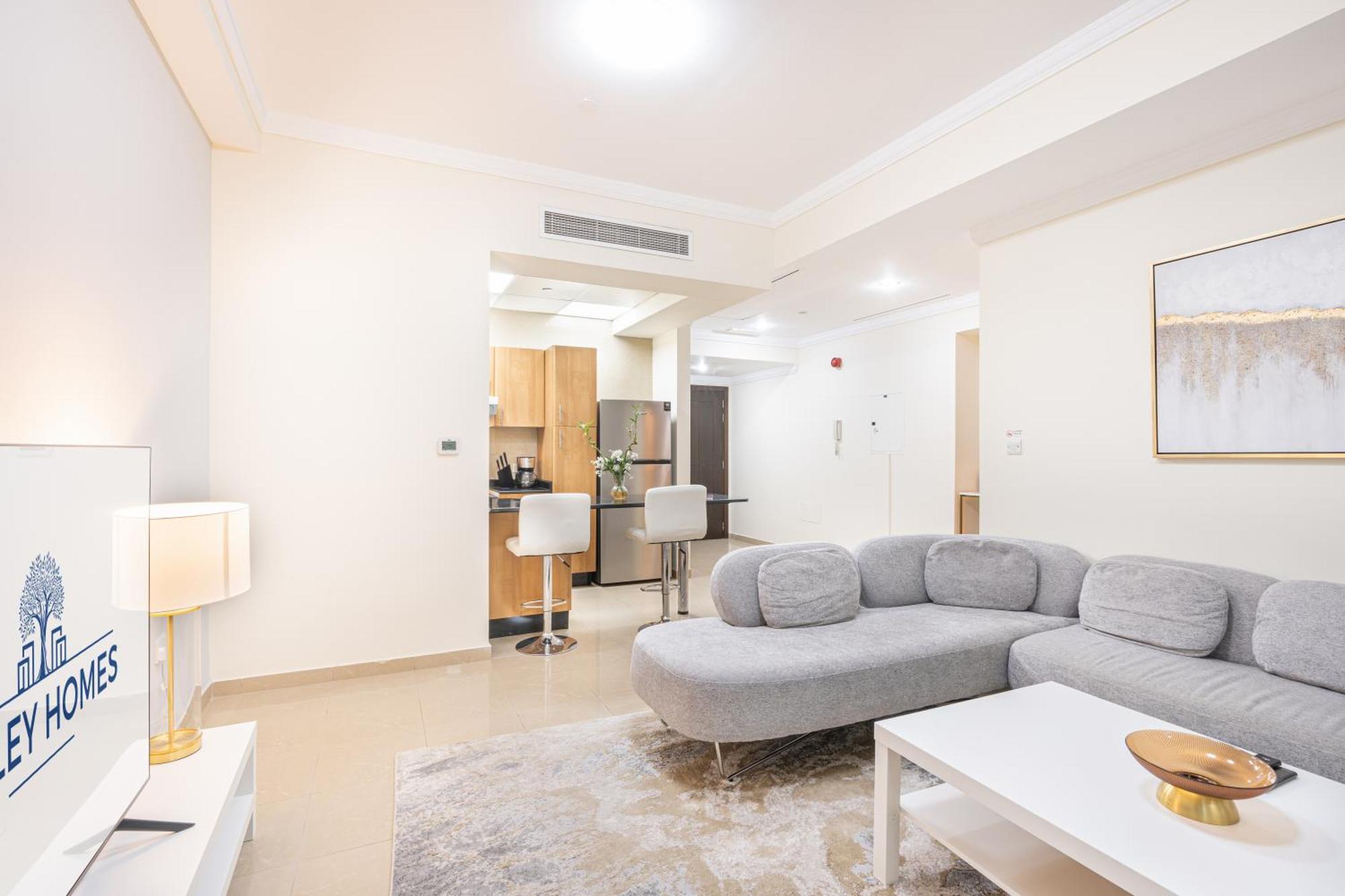 Spacious In The Heart Of Marina Apartment *