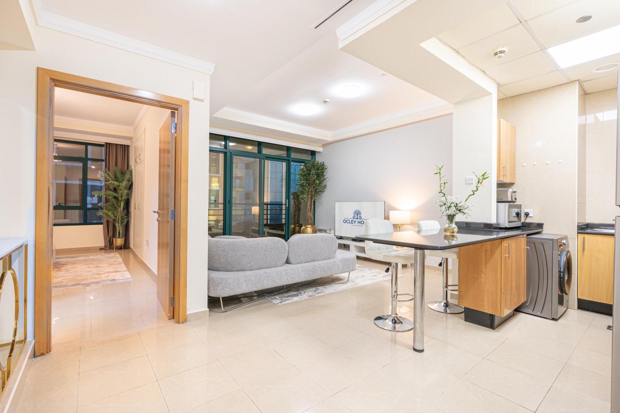 Spacious In The Heart Of Marina * Dubai