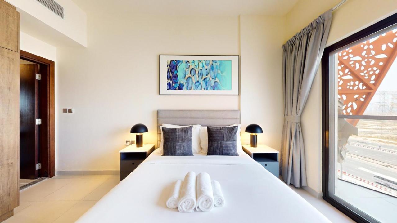 Binghatti Gate - Cosy Two Bedroom Apartment