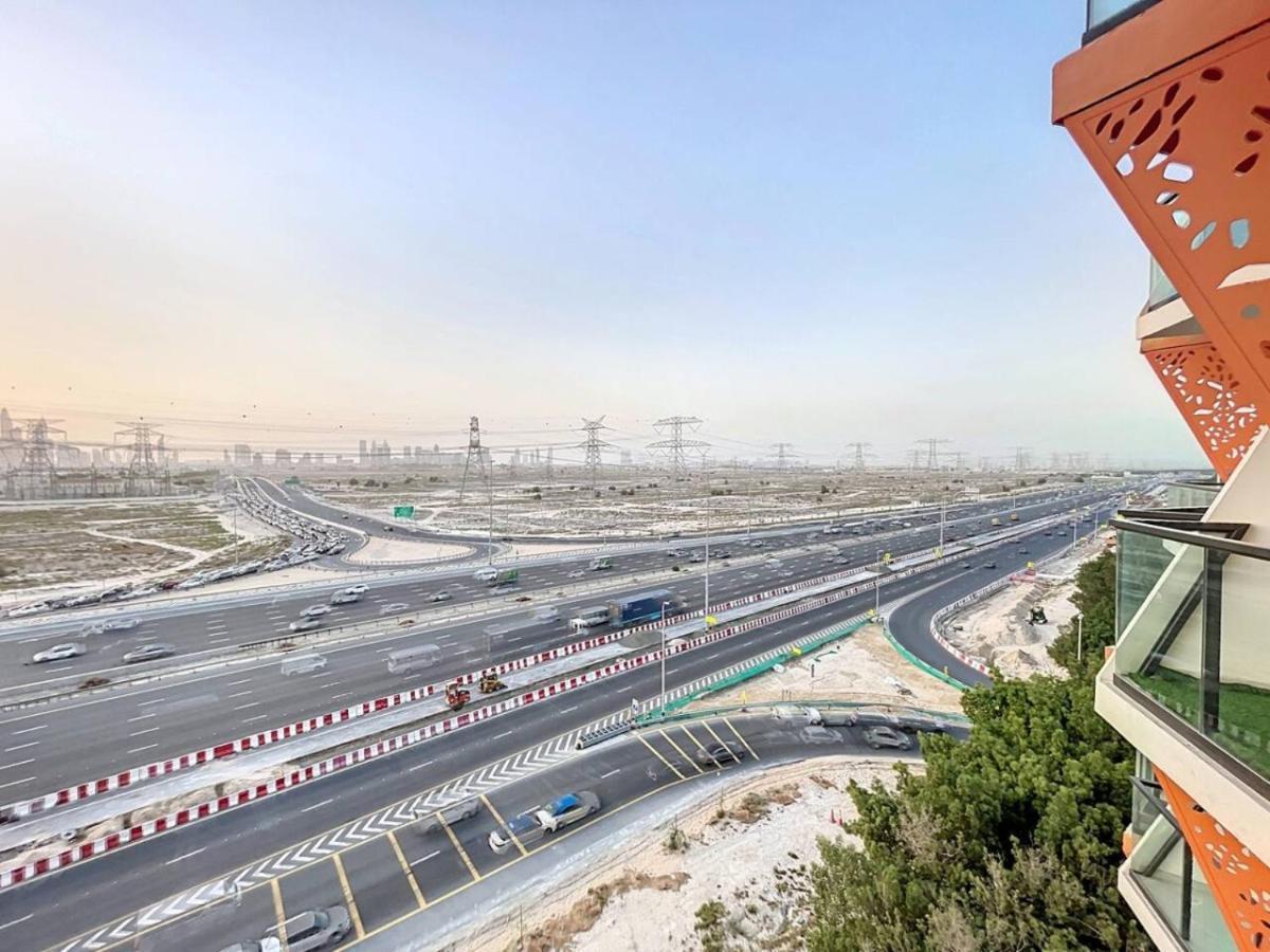Binghatti Gate - Cosy Two Bedroom Apartment *