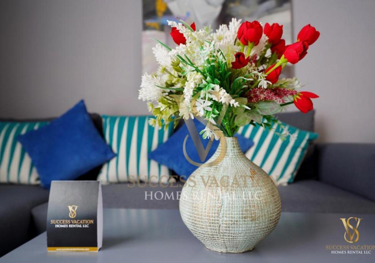 Success Luxury Apartment: Beachside Living With Daily Housekeeping Apartment