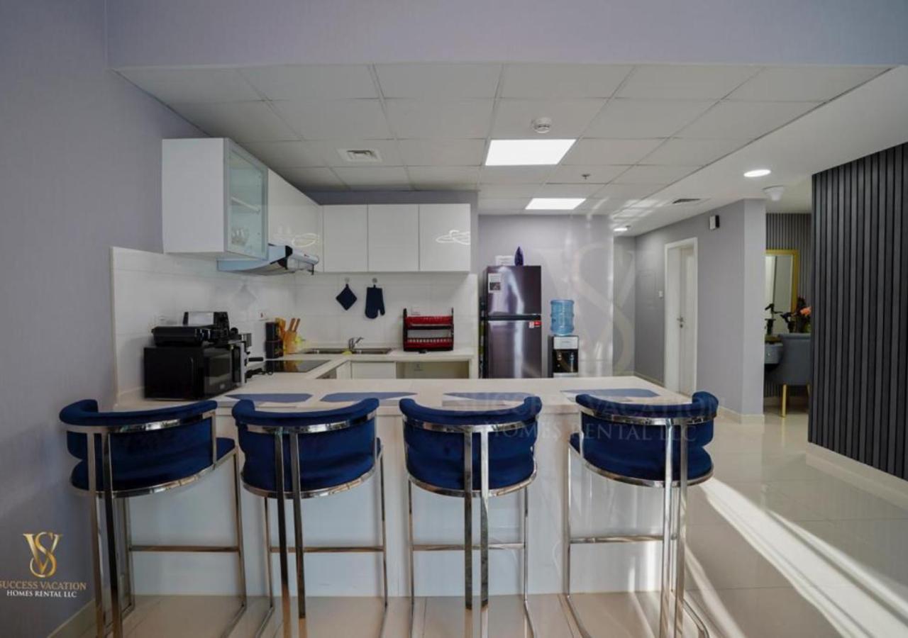 Success Luxury Apartment: Beachside Living With Daily Housekeeping
