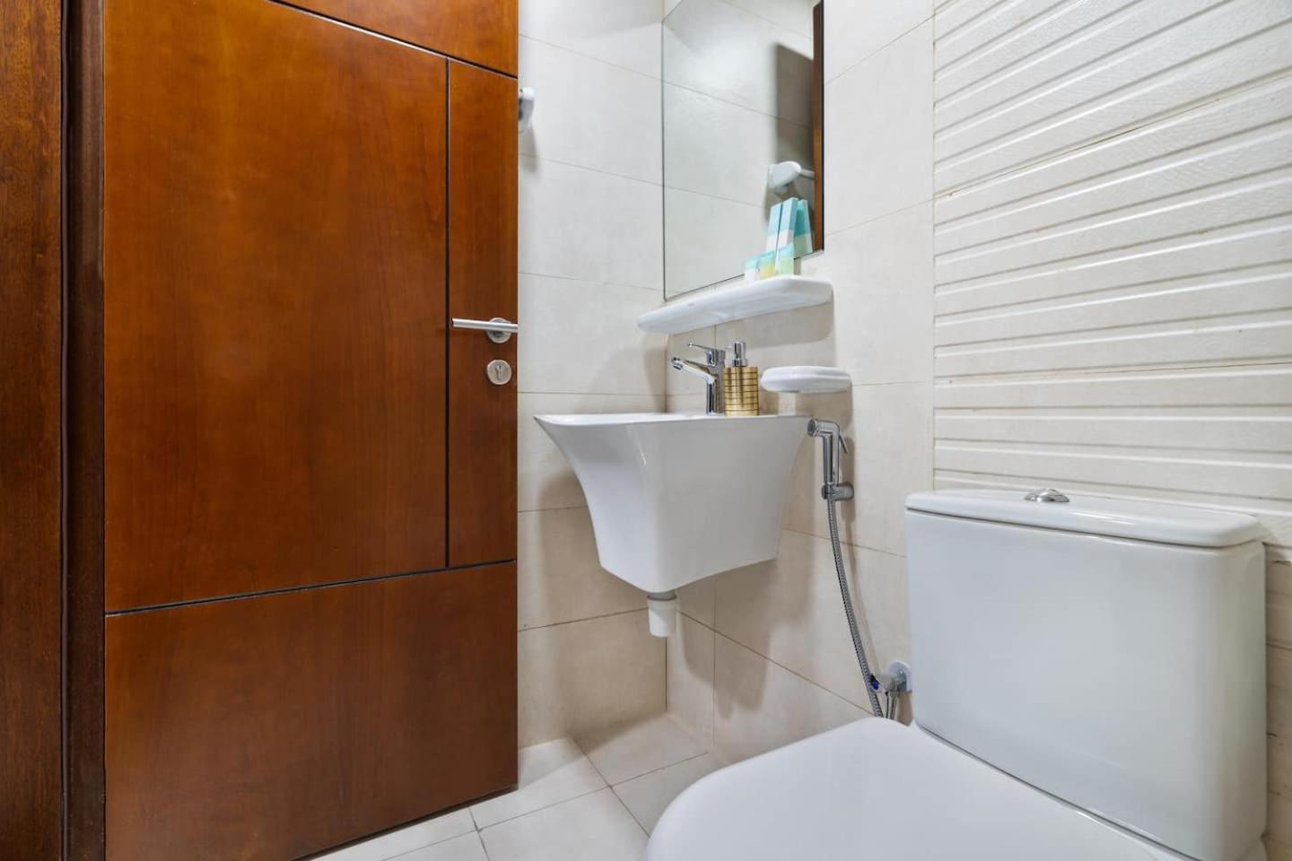 Apartment Super Luxury Studionewly Built Dubai