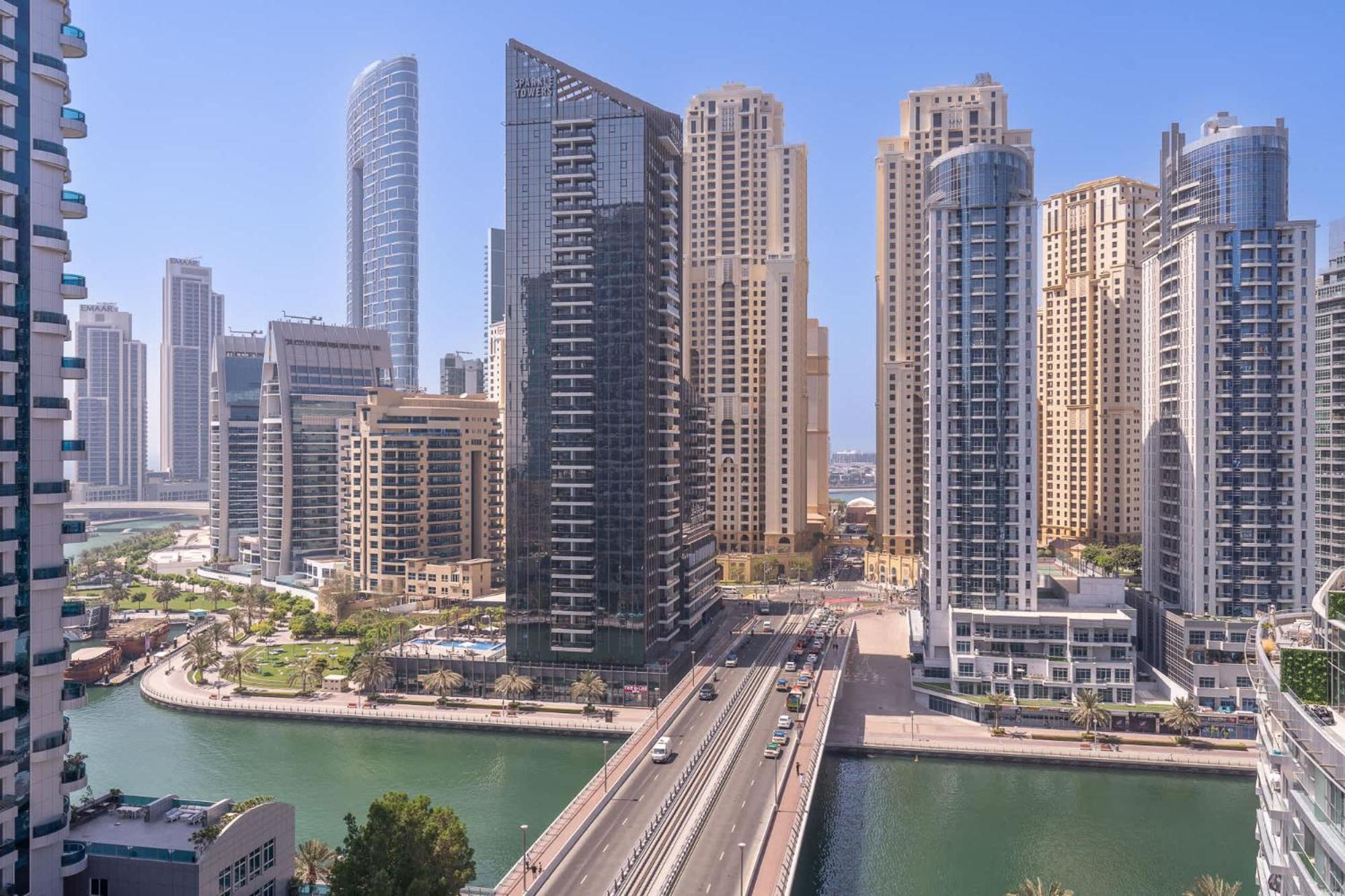 Minimalist Airy 3-bedroom With Cityscape View In Marina