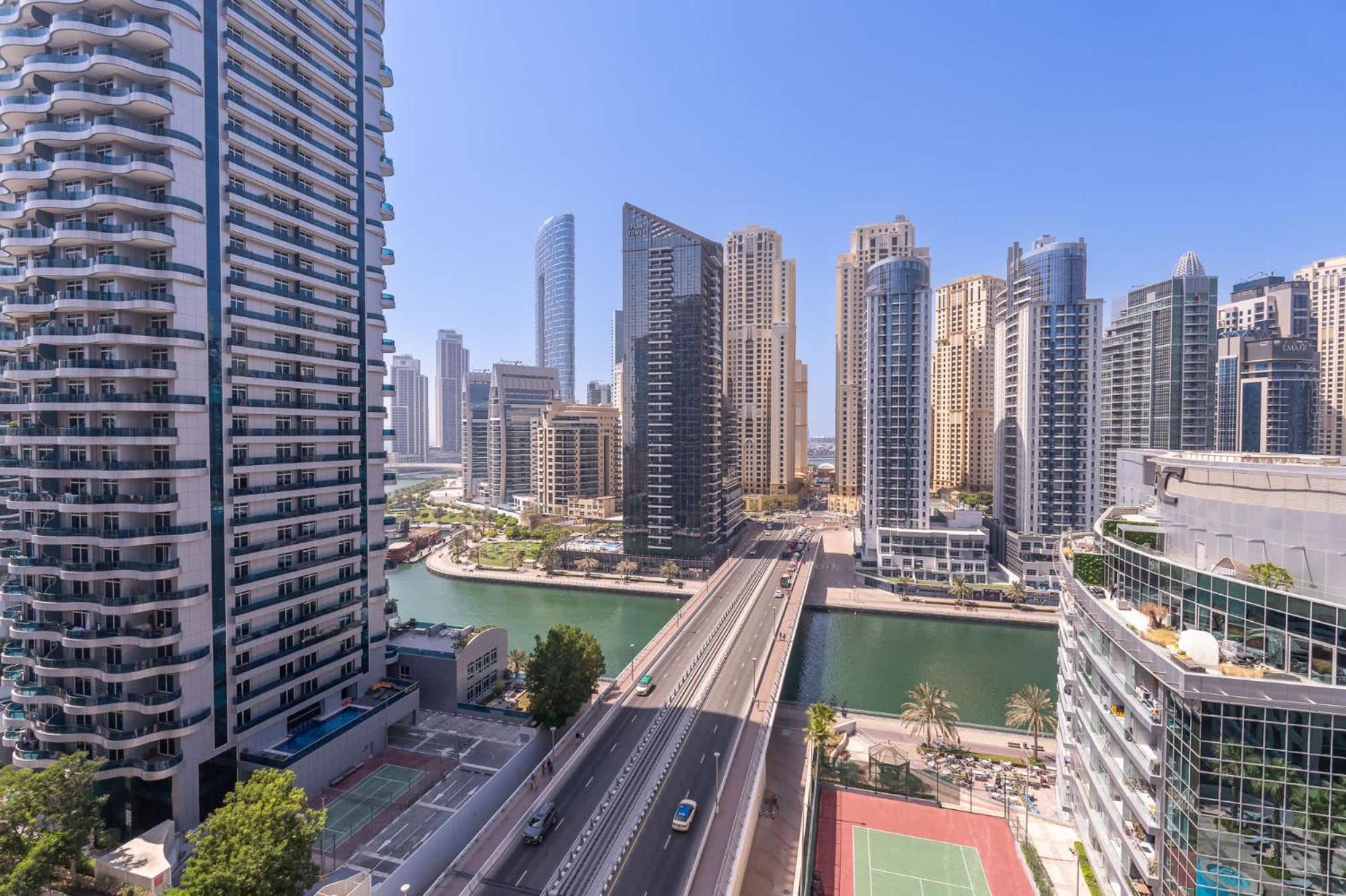 Minimalist Airy 3-bedroom With Cityscape View In Marina Apartment