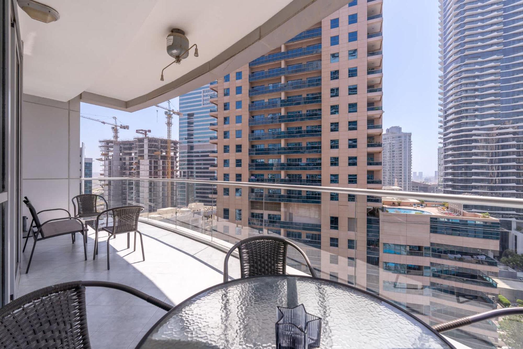 Apartment Minimalist Airy 3-bedroom With Cityscape View In Marina *