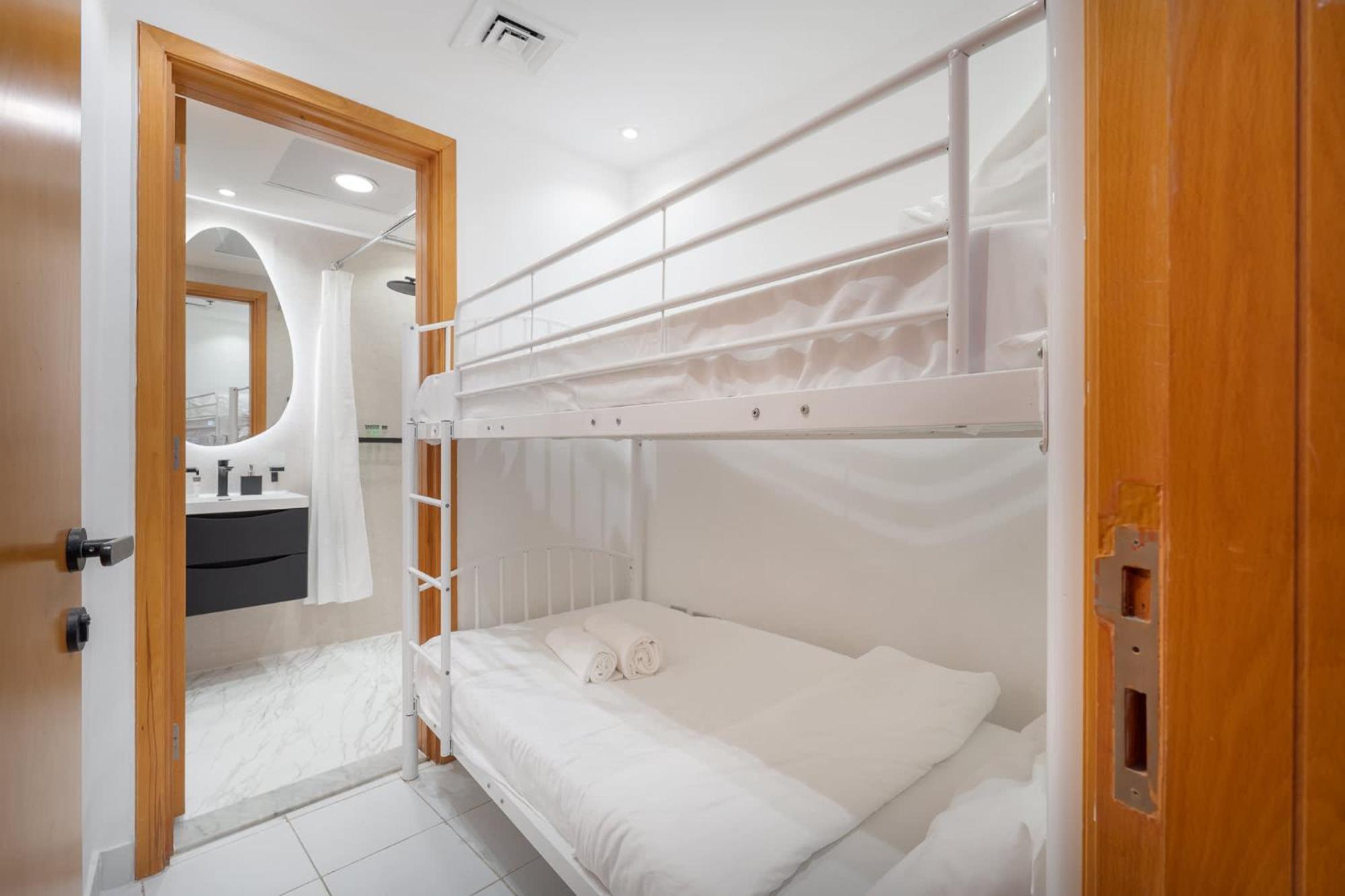 Minimalist Airy 3-bedroom With Cityscape View In Marina Apartment