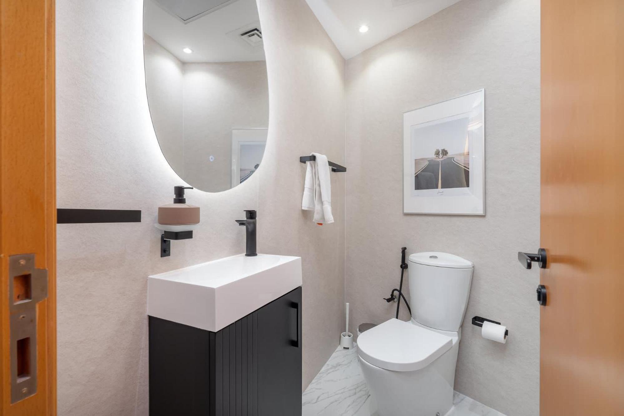 Minimalist Airy 3-bedroom With Cityscape View In Marina Dubai