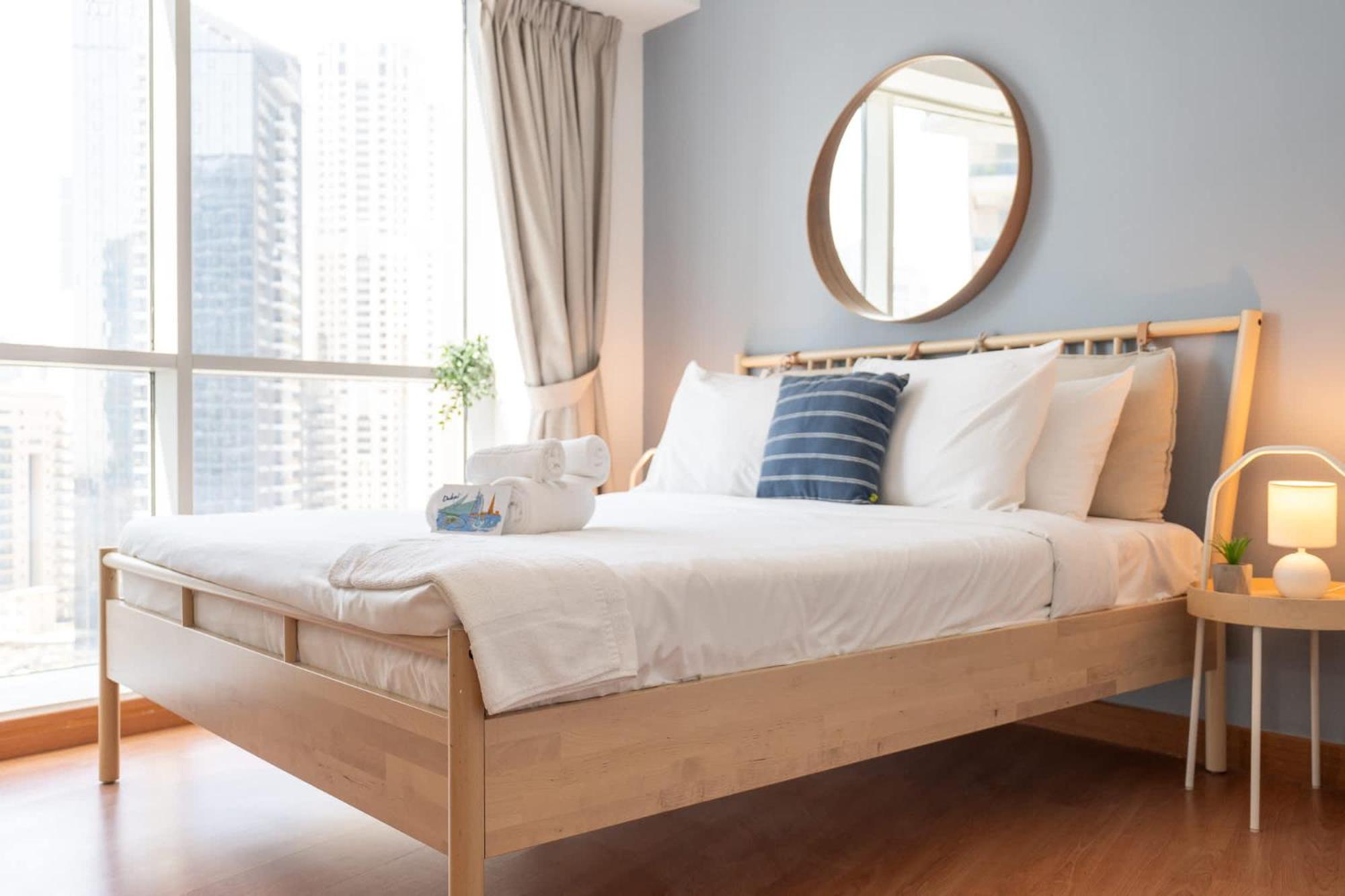 Minimalist Airy 3-bedroom With Cityscape View In Marina *