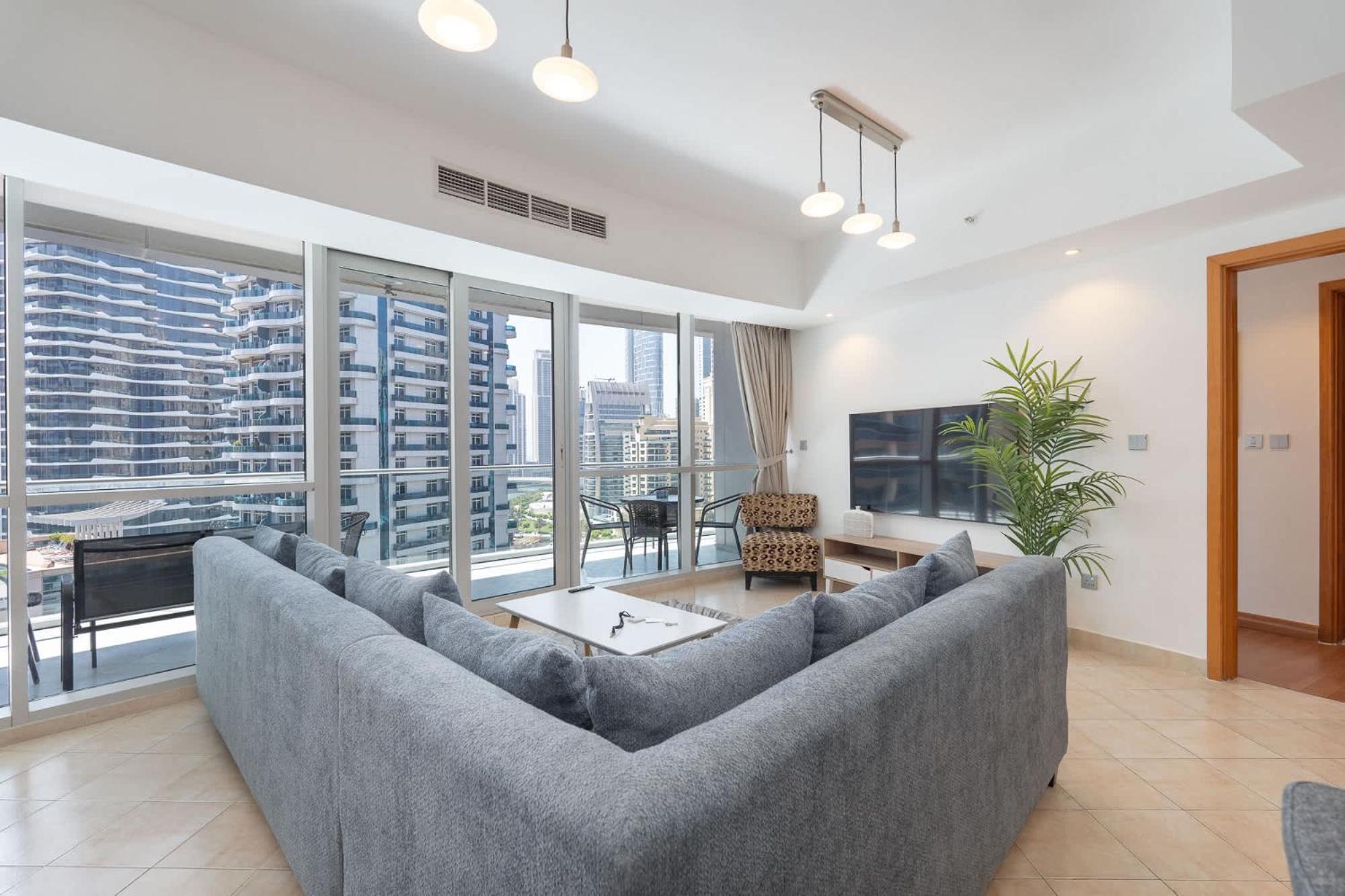 Minimalist Airy 3-bedroom With Cityscape View In Marina Dubai