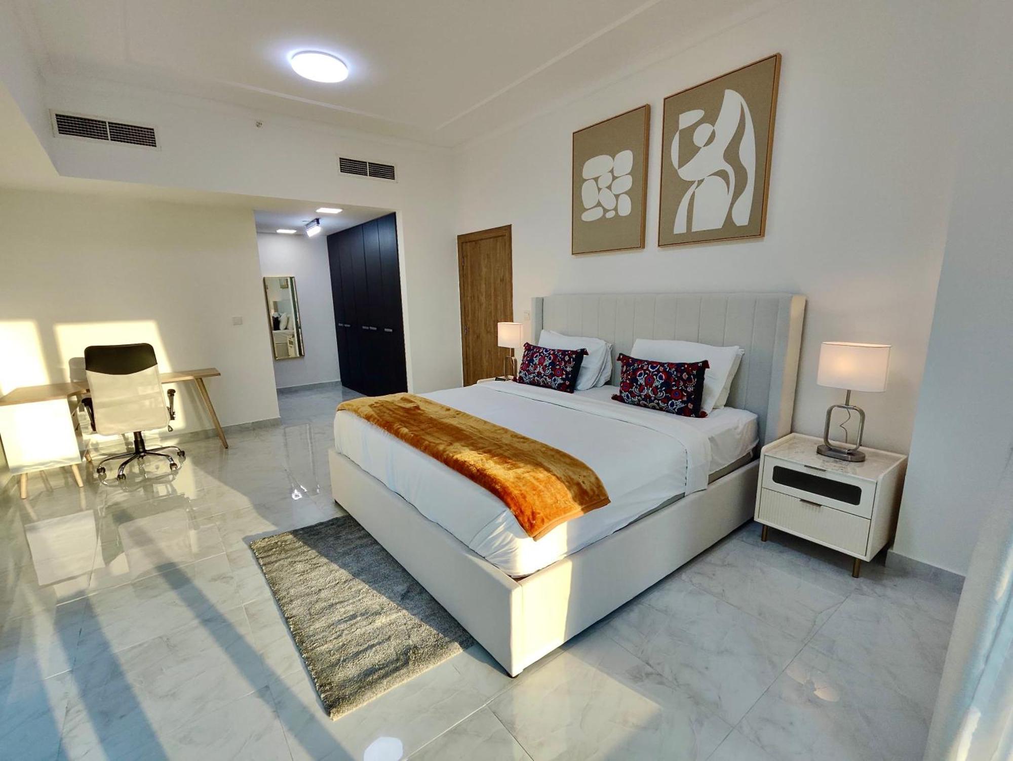 Lux I Executive Tower I Ocean View Apartment Dubai