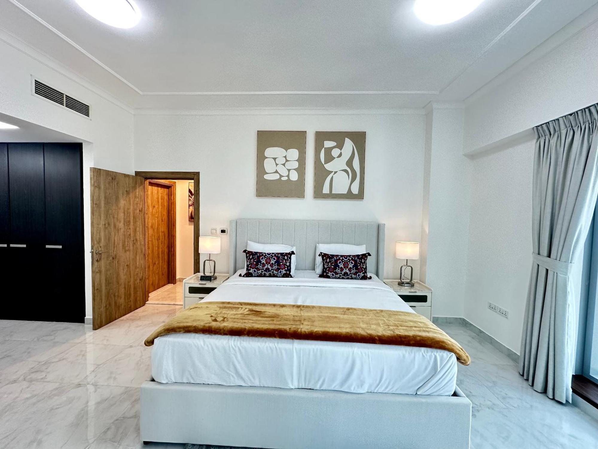 Apartment Lux I Executive Tower I Ocean View Dubai