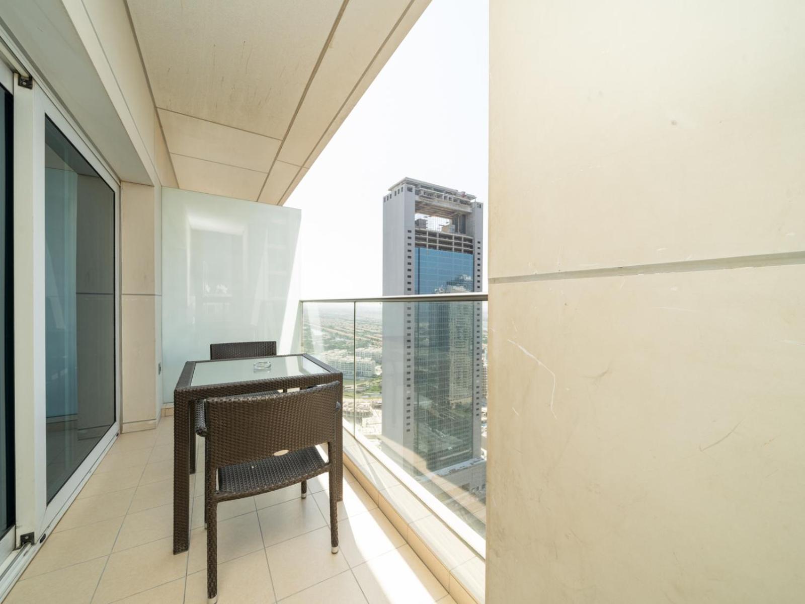 Apartment Spacious 3-bedroom Retreat In Jlt With Stunning Views *