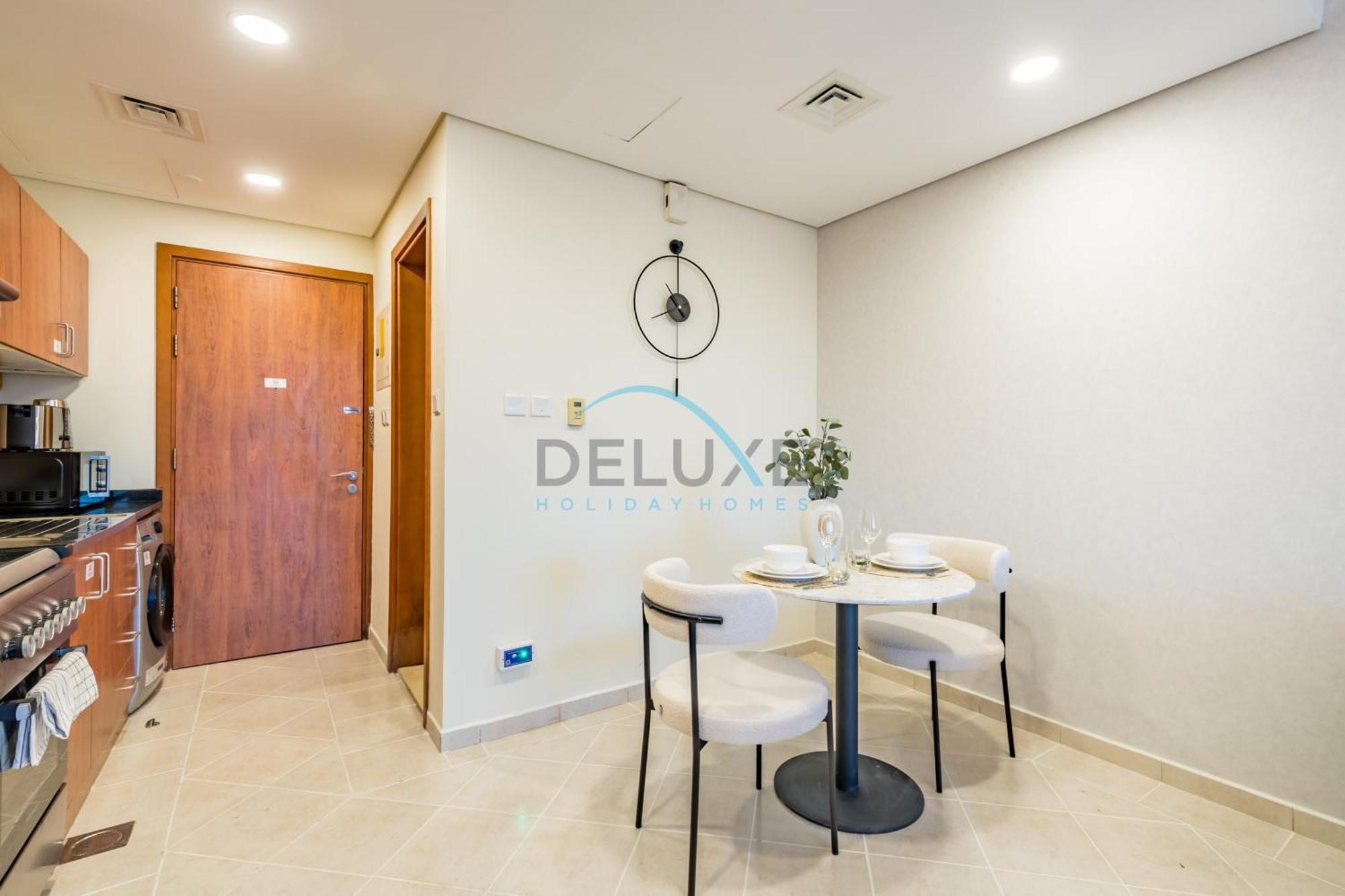 Apartment Chic In The Crescent A, Production By Deluxe Homes Dubai
