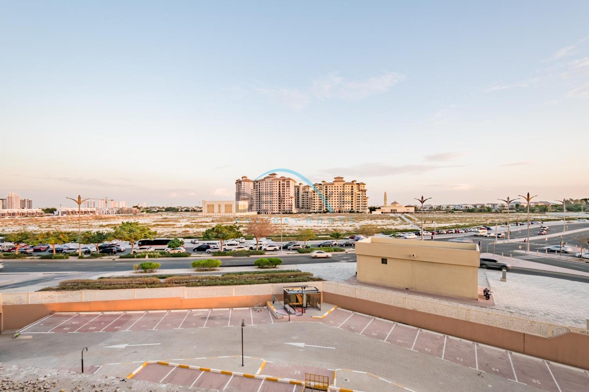 Chic In The Crescent A, Production By Deluxe Homes Apartment *