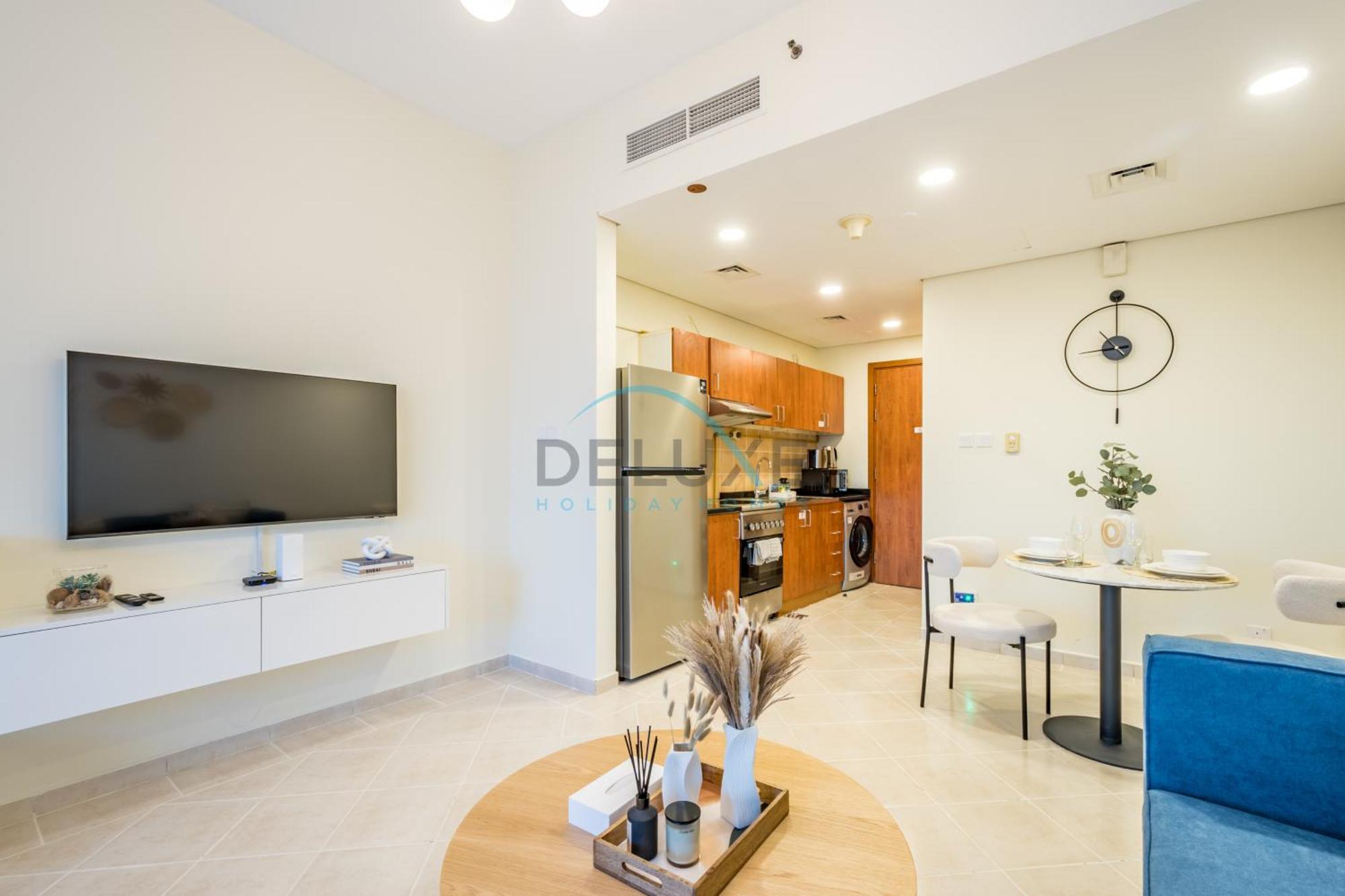 Apartment Chic In The Crescent A, Production By Deluxe Homes