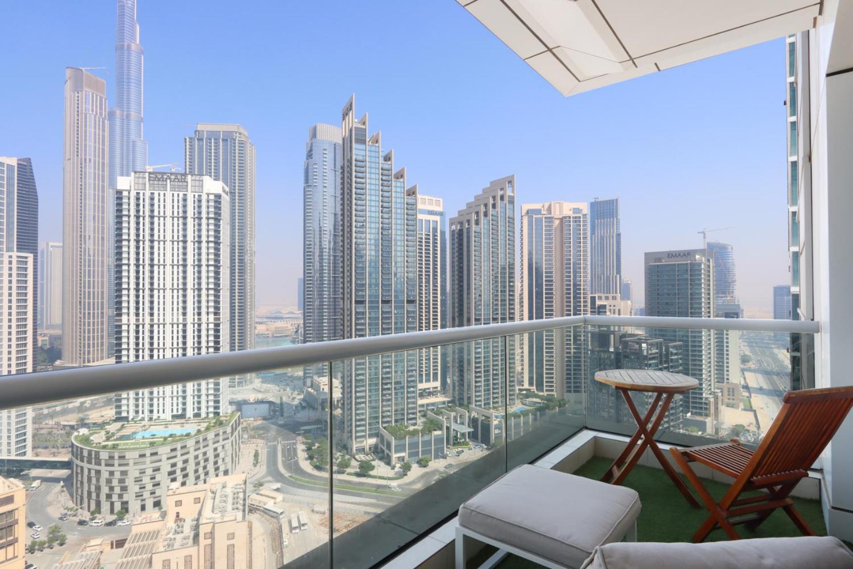 Livbnb - Burj Khalifa View 2br Spacious Apartment *