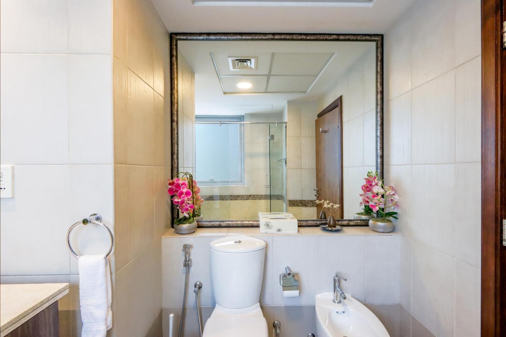 Livbnb - Burj Khalifa View 2br Spacious Dubai