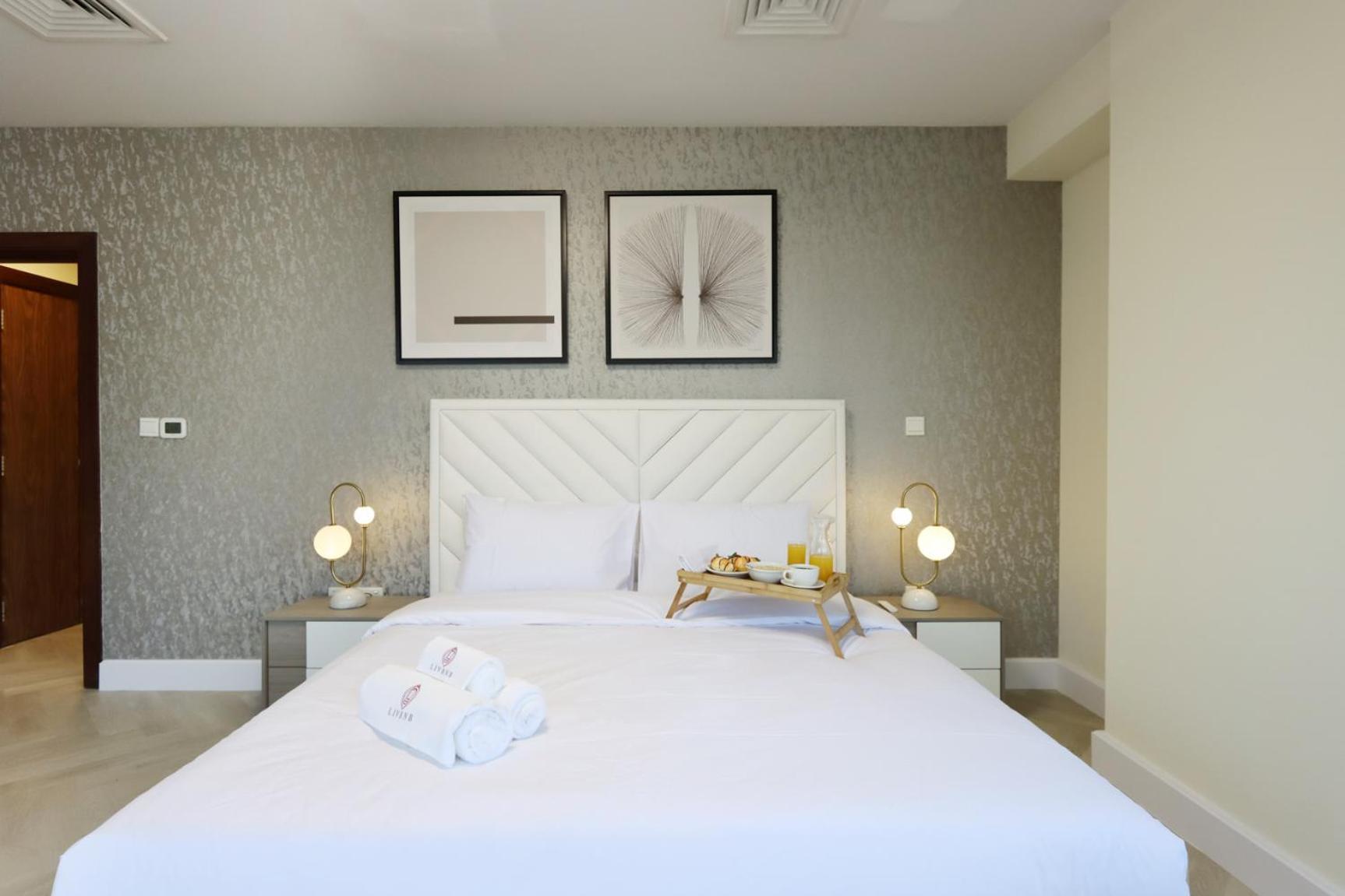 Livbnb - Burj Khalifa View 2br Spacious Apartment