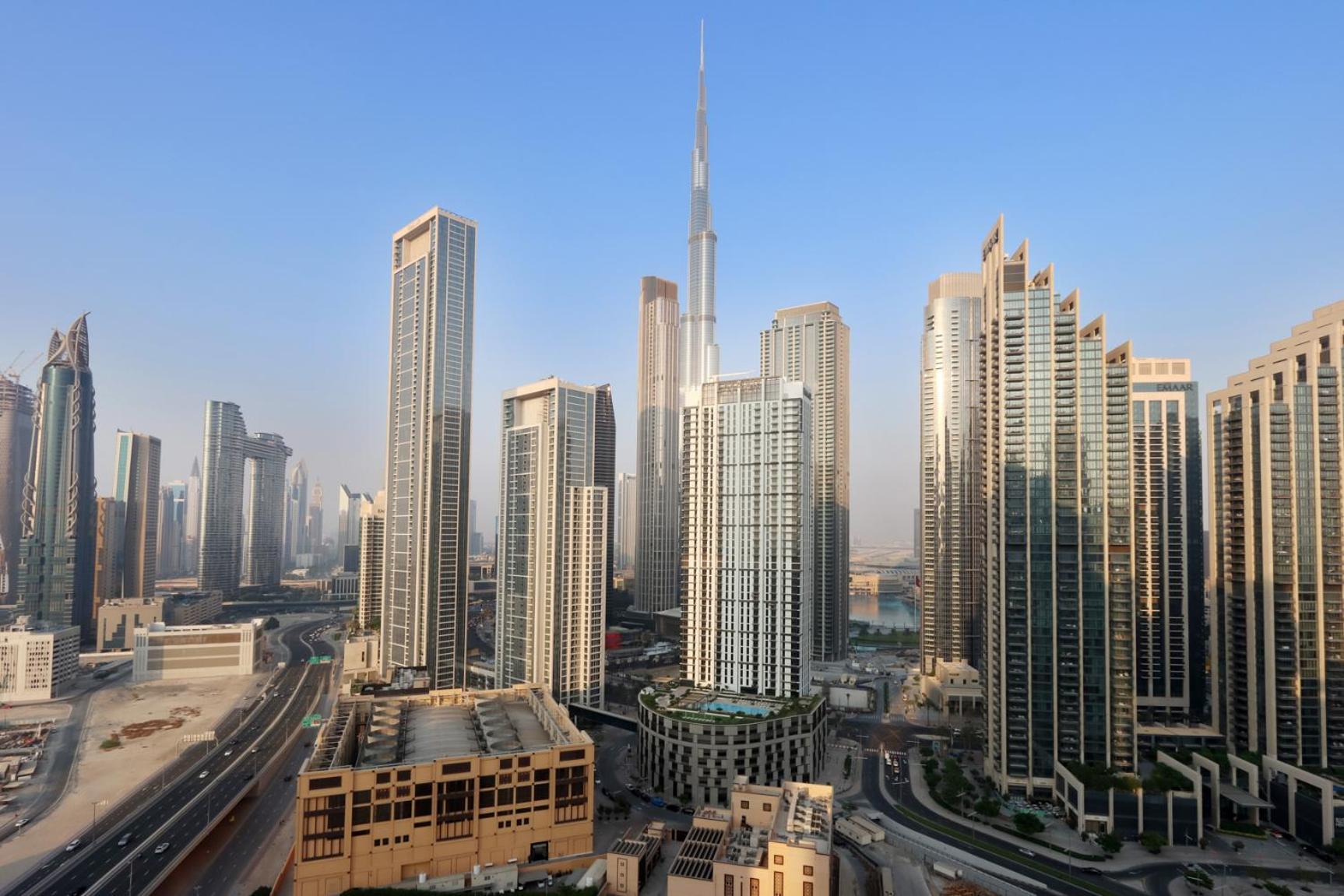 Livbnb - Burj Khalifa View 2br Spacious Apartment Dubai